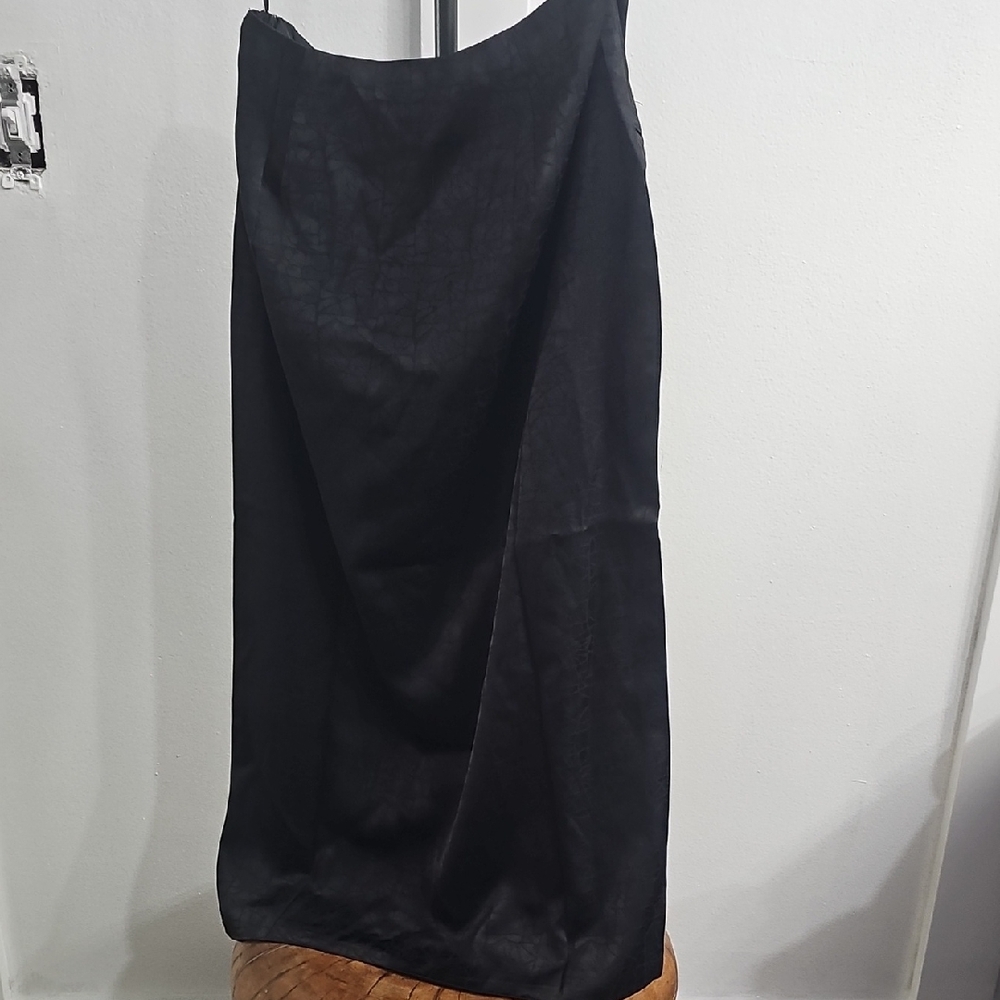 ⚡️Shades of Rose Tristan Skirt Black  Side Slit, Side Zip NEW NO TAGS Size S‎